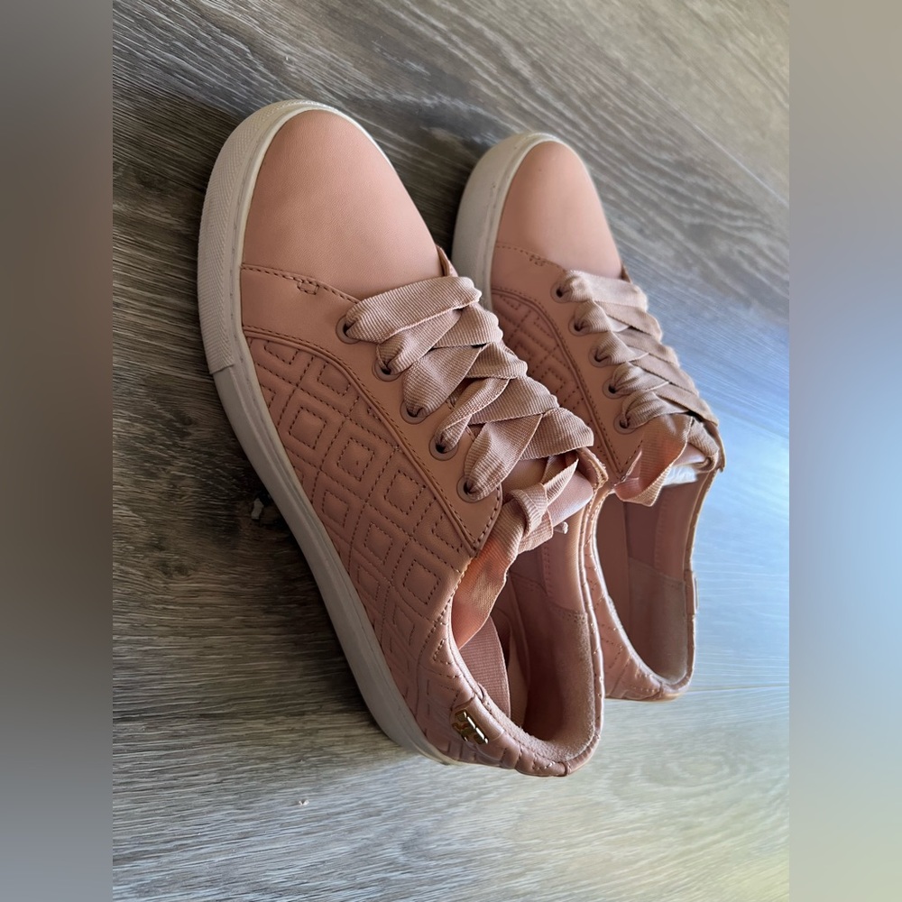 Tory Burch Stylish Pink Quilted Women's Sneakers 7
